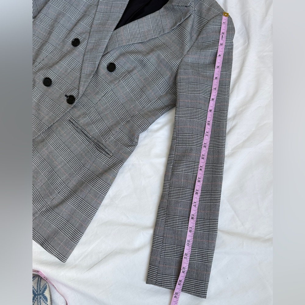 Black and white plaid blazer by LOFT size 6 - Picture 8 of 8